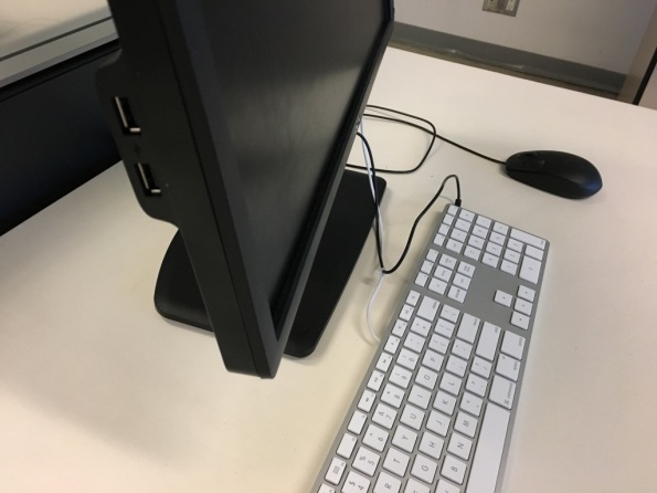 mac-mini-display-usb-ports